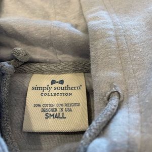Simply Southern light grey hoodie with kangoo pouch